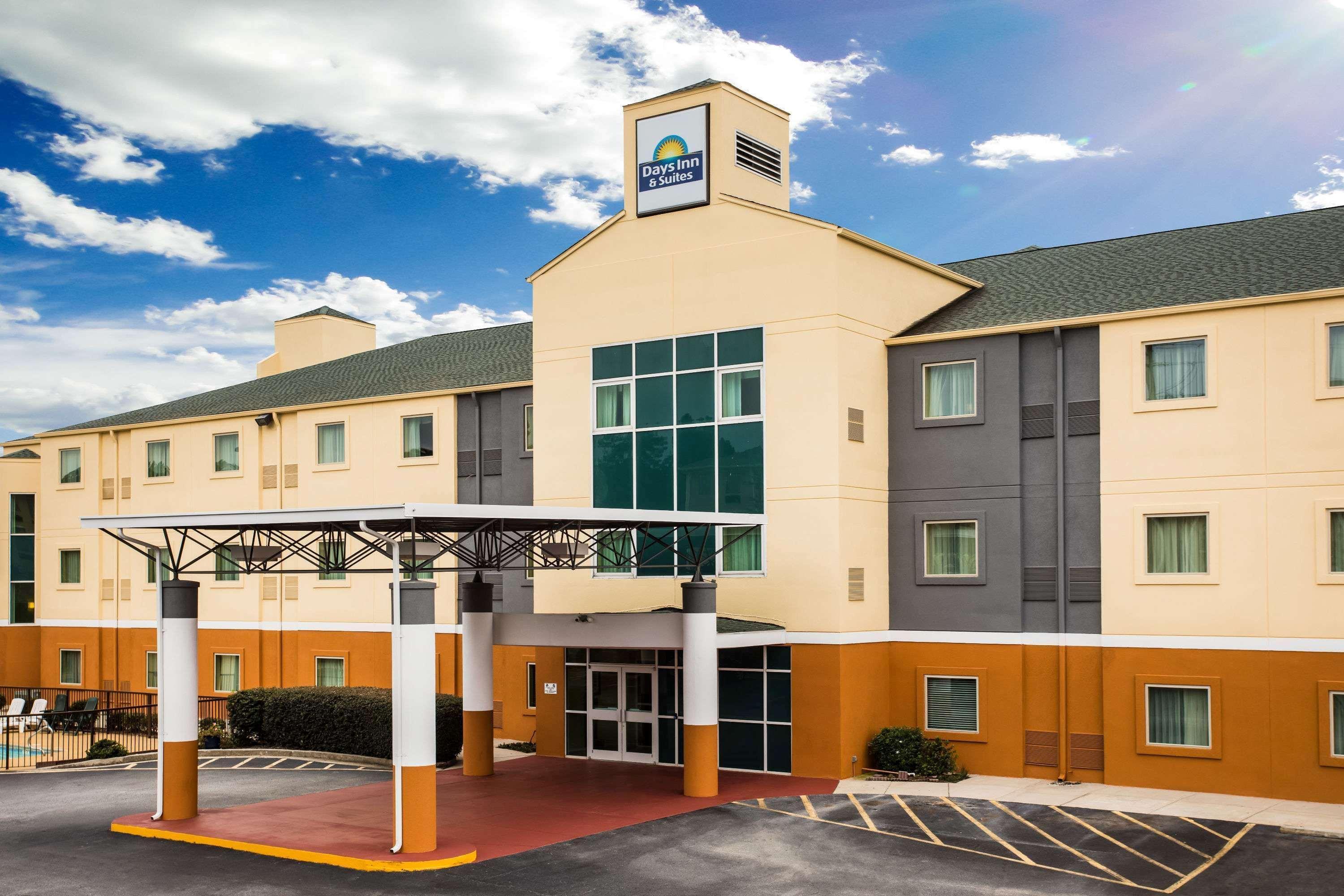 Days Inn & Suites By Wyndham Augusta Near Fort Eisenhower Zewnętrze zdjęcie