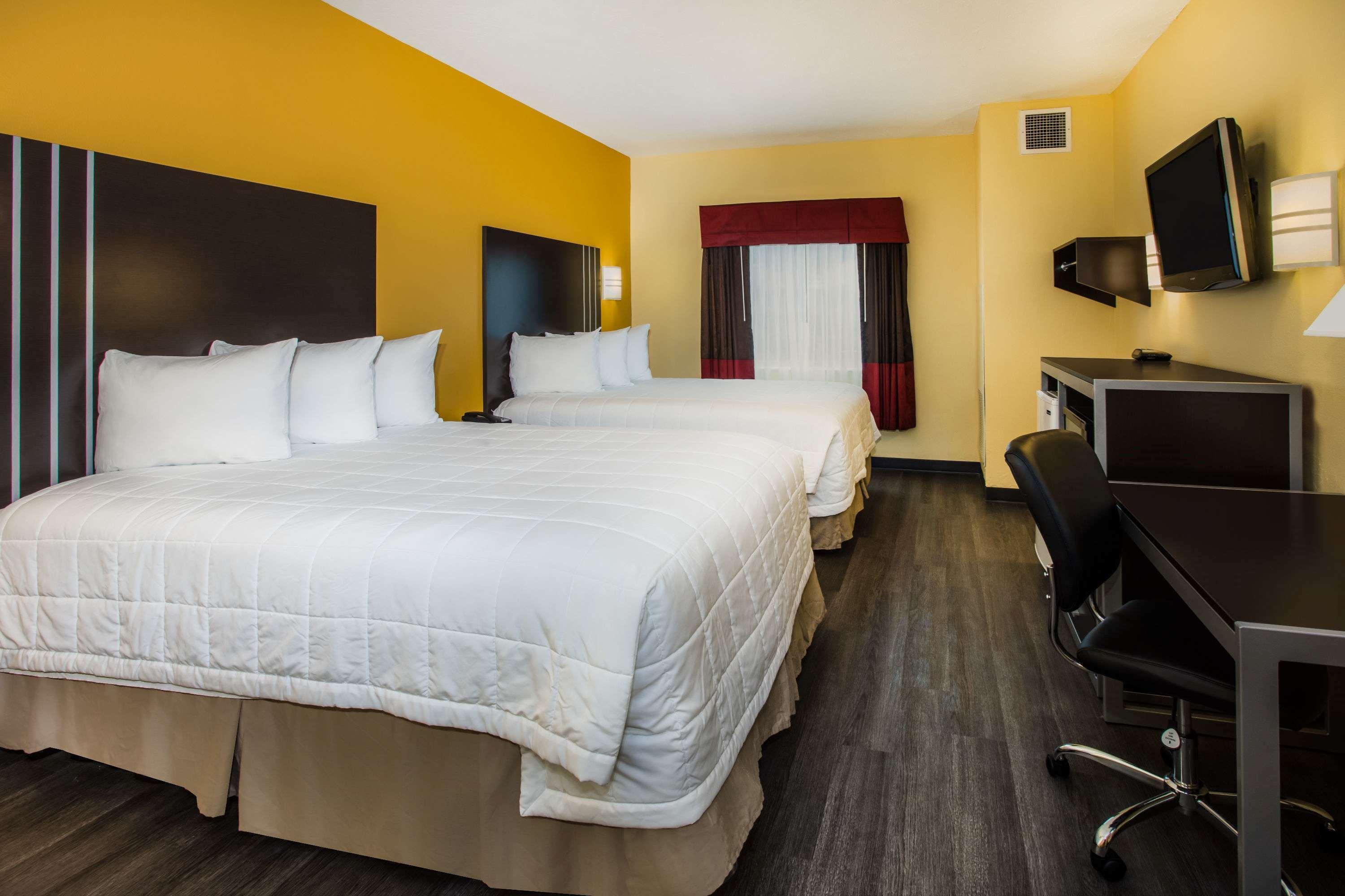 Days Inn & Suites By Wyndham Augusta Near Fort Eisenhower Zewnętrze zdjęcie