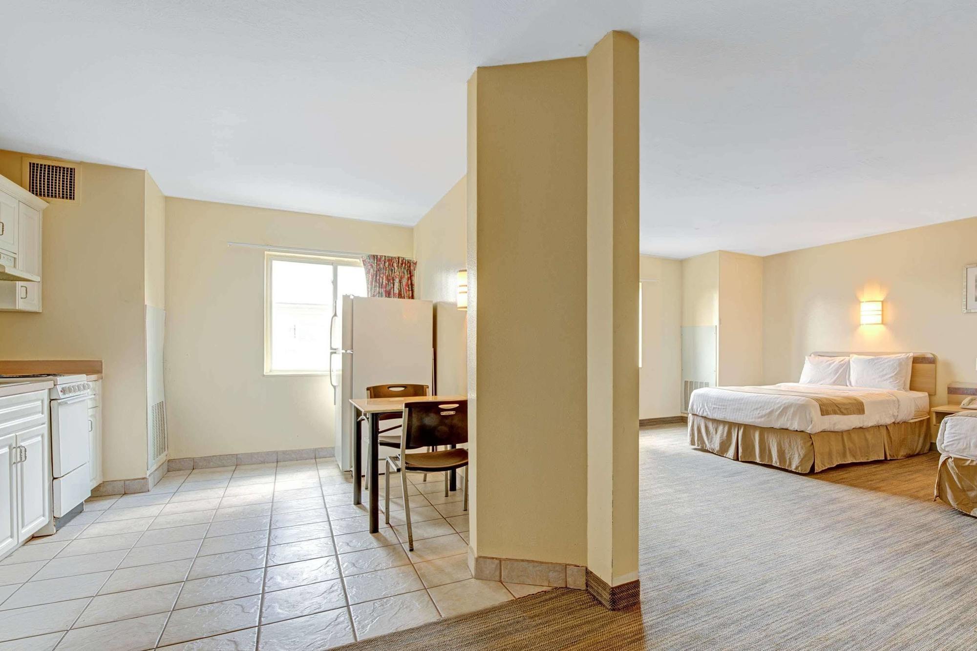 Days Inn & Suites By Wyndham Augusta Near Fort Eisenhower Zewnętrze zdjęcie