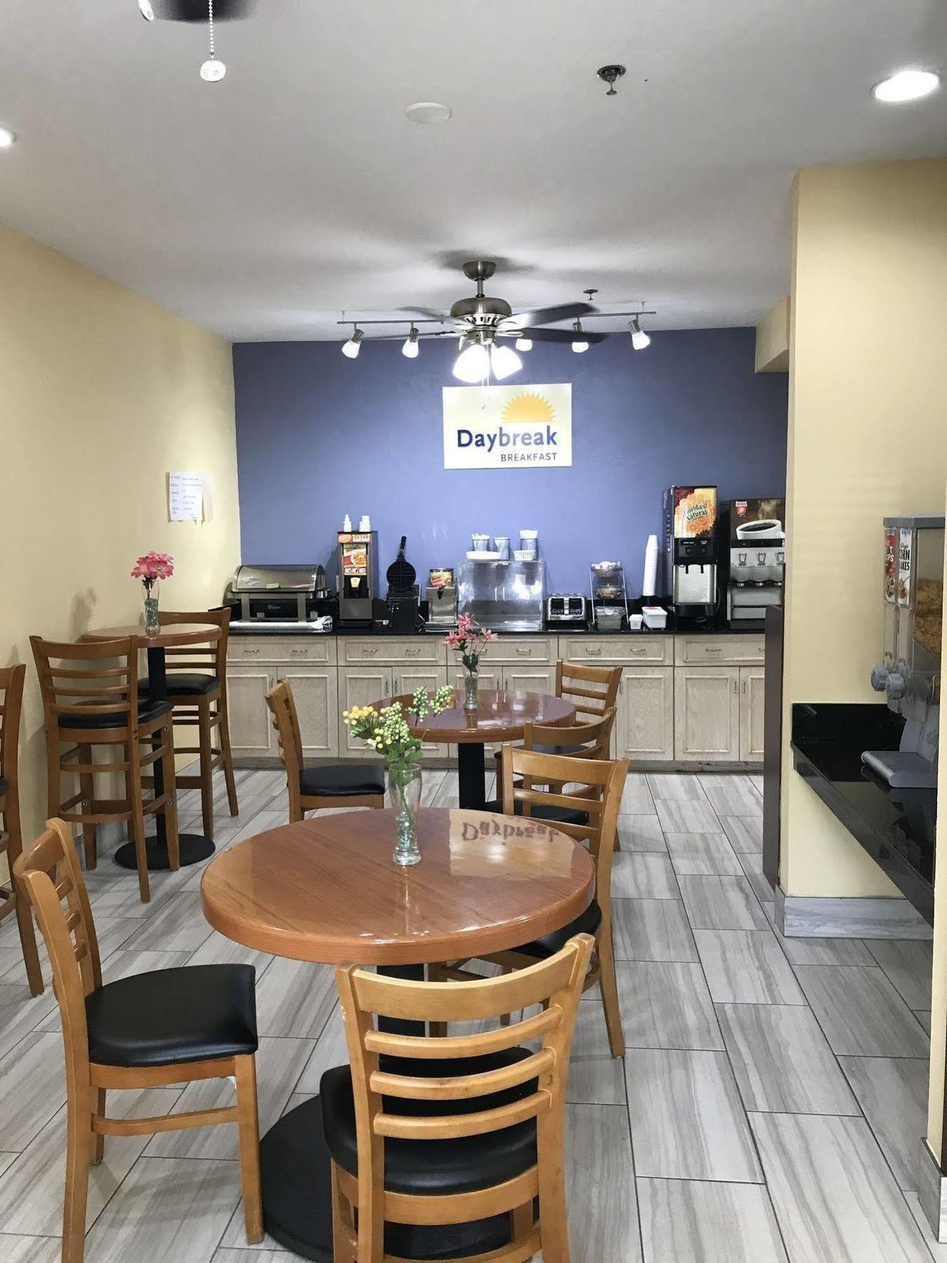Days Inn & Suites By Wyndham Augusta Near Fort Eisenhower Zewnętrze zdjęcie