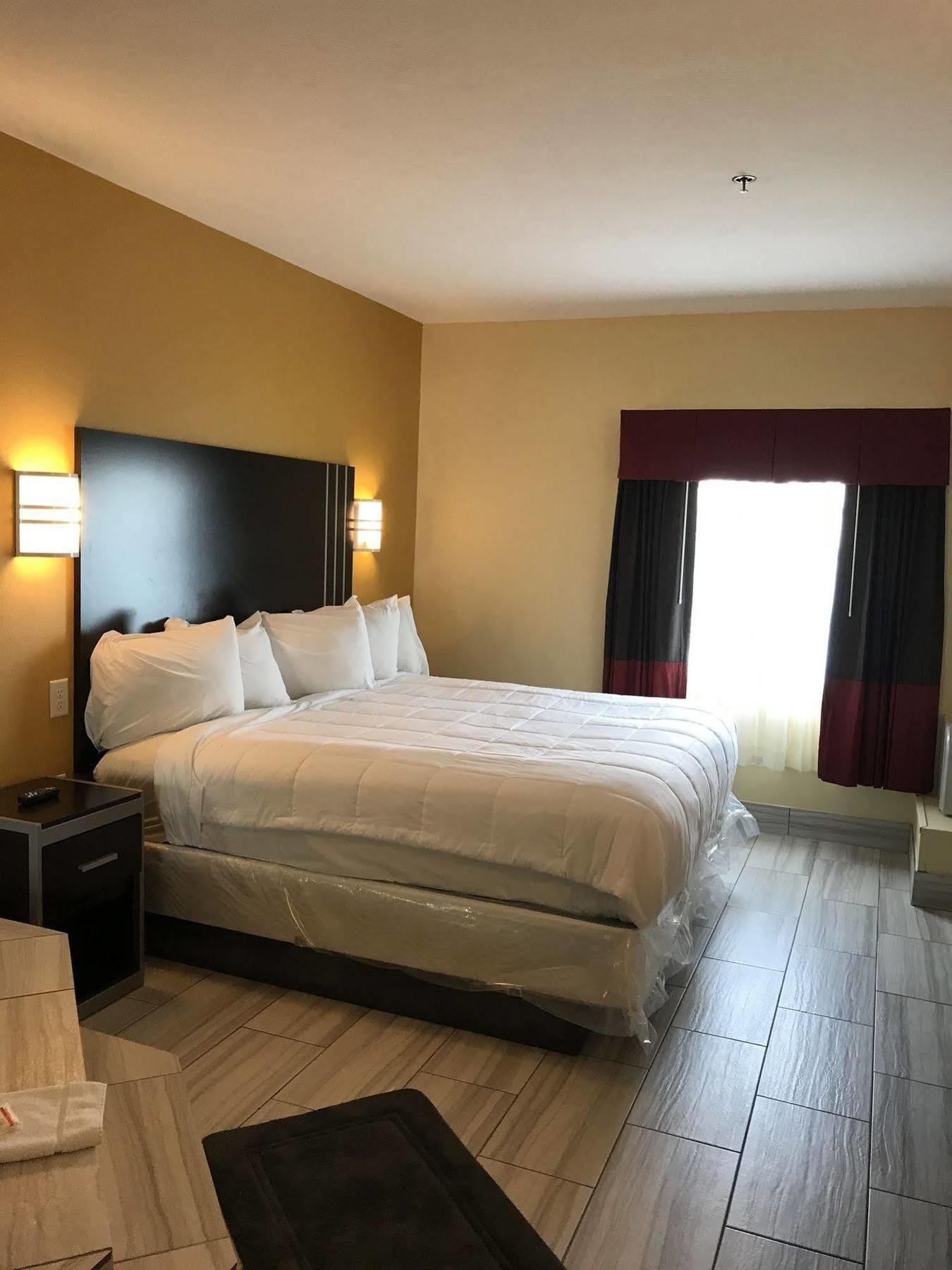 Days Inn & Suites By Wyndham Augusta Near Fort Eisenhower Zewnętrze zdjęcie