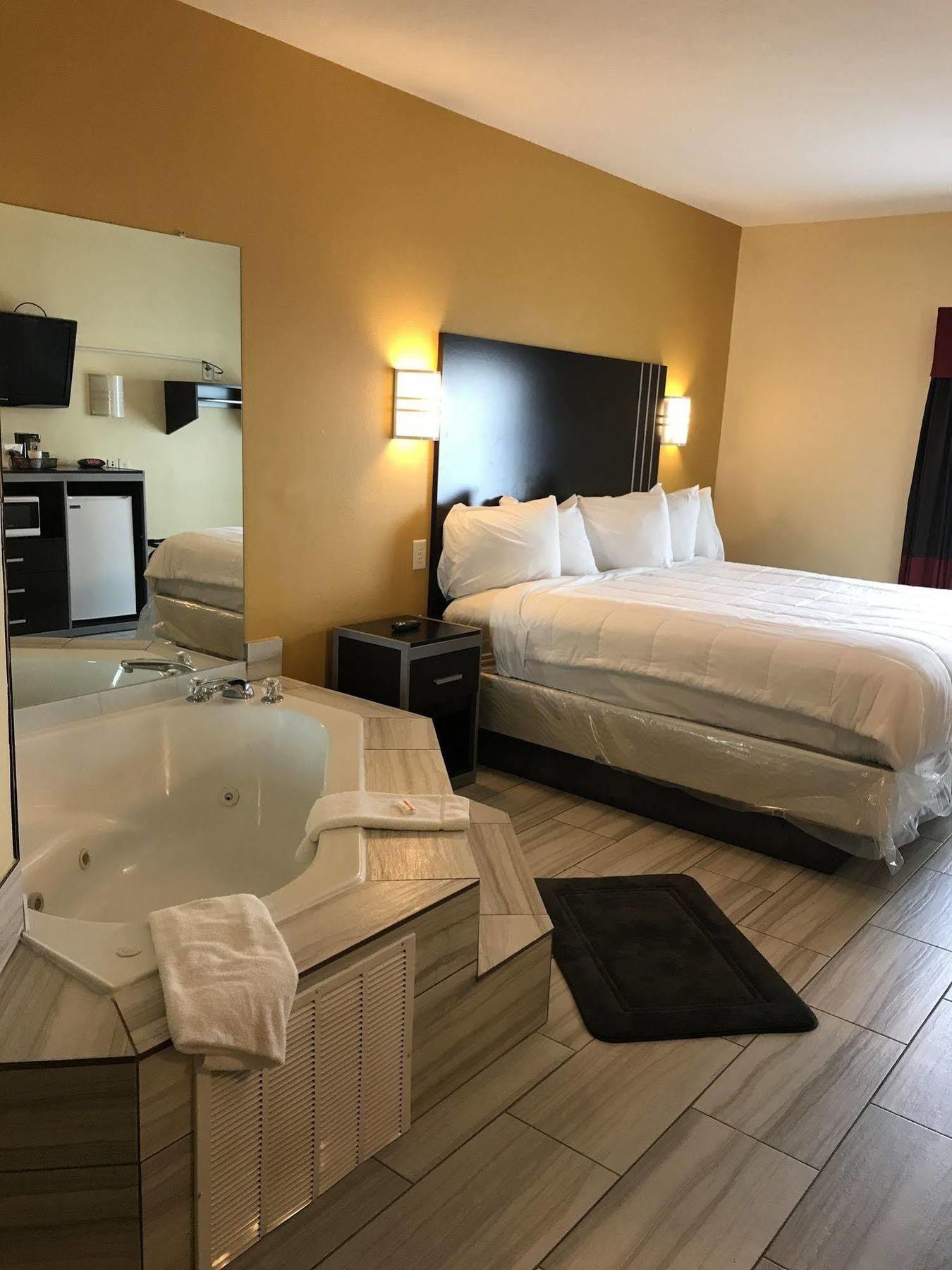 Days Inn & Suites By Wyndham Augusta Near Fort Eisenhower Zewnętrze zdjęcie